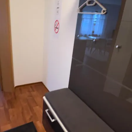 Ferienwohnung Balingen شقة *