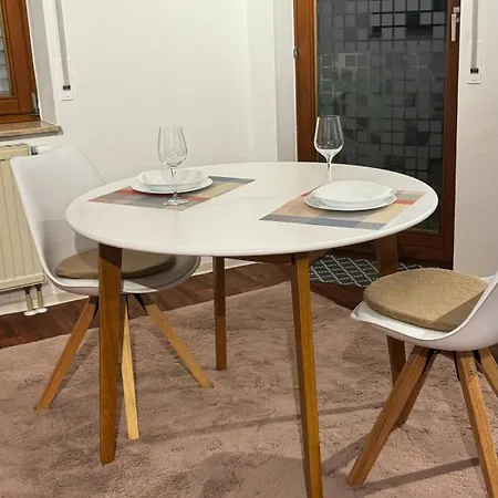 Ferienwohnung Balingen شقة *